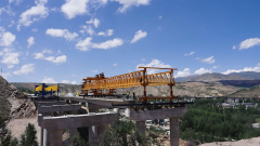 <b>用专业软件进行可视化智能勘测</b>